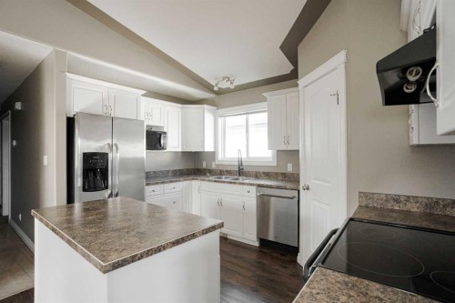 165 Balsam Way, Fort Mcmurray, AB - Indoor Photo Showing Kitchen With Stainless Steel Kitchen With Double Sink