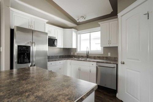 165 Balsam Way, Fort Mcmurray, AB - Indoor Photo Showing Kitchen With Stainless Steel Kitchen With Double Sink