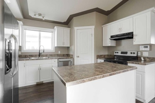 165 Balsam Way, Fort Mcmurray, AB - Indoor Photo Showing Kitchen With Stainless Steel Kitchen With Double Sink