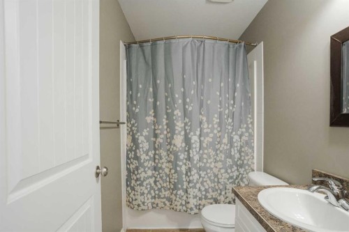 165 Balsam Way, Fort Mcmurray, AB - Indoor Photo Showing Bathroom