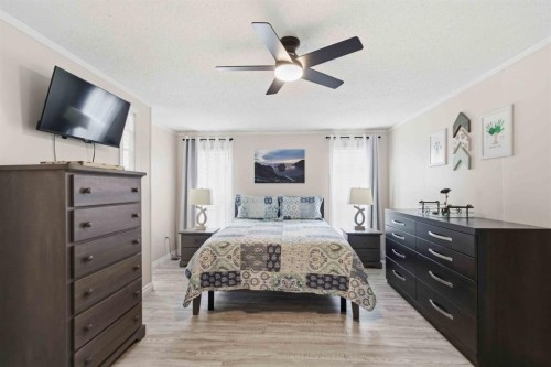 105 Sumac Crescent, Fort Mcmurray, AB - Indoor Photo Showing Bedroom