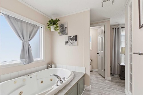 105 Sumac Crescent, Fort Mcmurray, AB - Indoor Photo Showing Bathroom