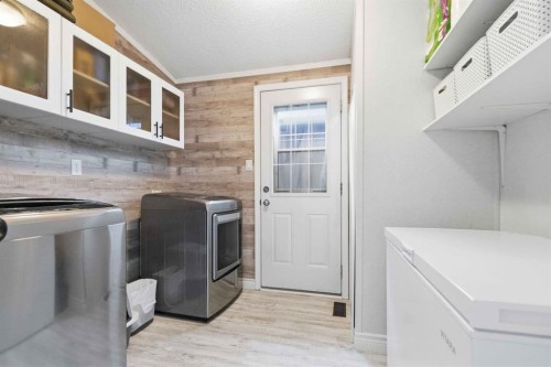 105 Sumac Crescent, Fort Mcmurray, AB - Indoor Photo Showing Laundry Room