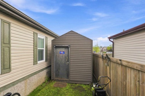 105 Sumac Crescent, Fort Mcmurray, AB - Outdoor With Exterior