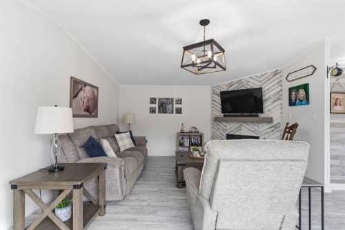 105 Sumac Crescent, Fort Mcmurray, AB - Indoor Photo Showing Living Room