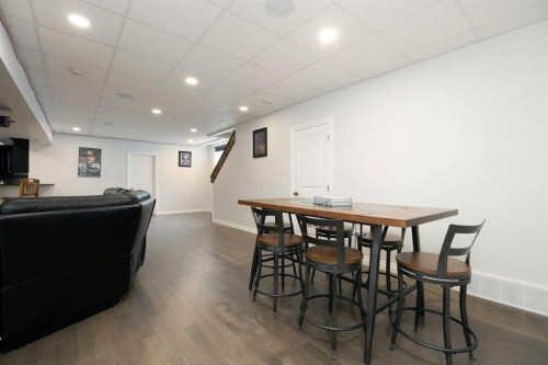 125 Beardsley Crescent, Fort Mcmurray, AB - Indoor Photo Showing Dining Room