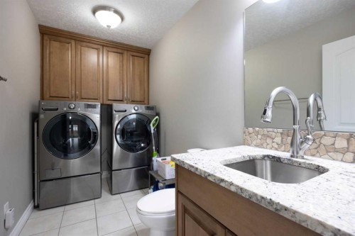 125 Beardsley Crescent, Fort Mcmurray, AB - Indoor Photo Showing Laundry Room