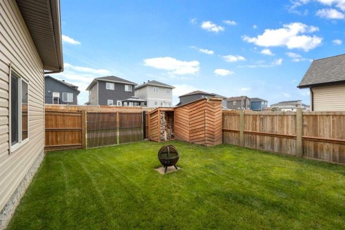 125 Beardsley Crescent, Fort Mcmurray, AB - Outdoor With Backyard