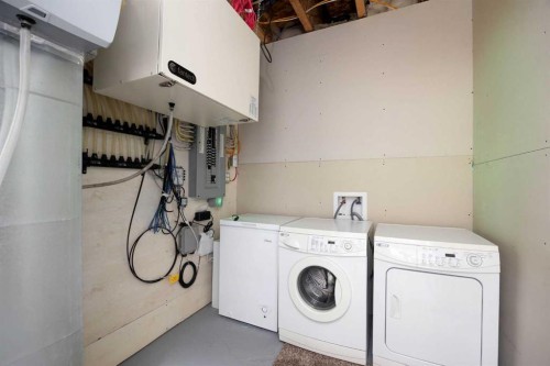 154 Athabasca Crescent, Fort Mcmurray, AB - Indoor Photo Showing Laundry Room