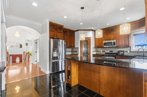 115 Widgeon Place, Fort Mcmurray, AB - Indoor Photo Showing Kitchen With Stainless Steel Kitchen