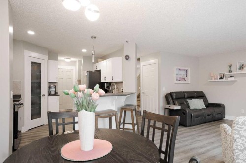 213 Parry Crescent, Fort Mcmurray, AB - Indoor Photo Showing Dining Room