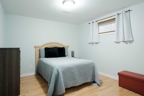 213 Parry Crescent, Fort Mcmurray, AB - Indoor Photo Showing Bedroom