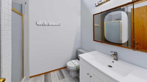245 Bacon Place, Fort Mcmurray, AB - Indoor Photo Showing Bathroom