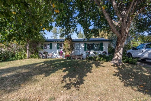 54 Birch Road  Fort Mcmurray, AB T9H 1J7