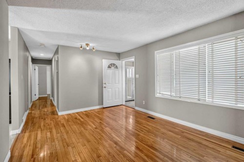 177 Leigh Crescent, Fort Mcmurray, AB - Indoor Photo Showing Other Room