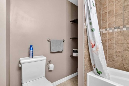 177 Leigh Crescent, Fort Mcmurray, AB - Indoor Photo Showing Bathroom