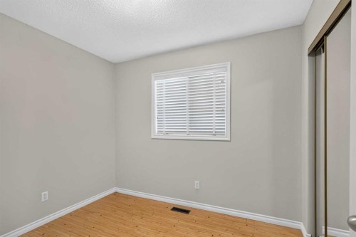 177 Leigh Crescent, Fort Mcmurray, AB - Indoor Photo Showing Other Room