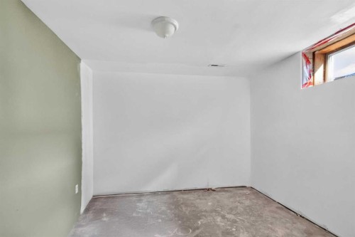 177 Leigh Crescent, Fort Mcmurray, AB - Indoor Photo Showing Other Room