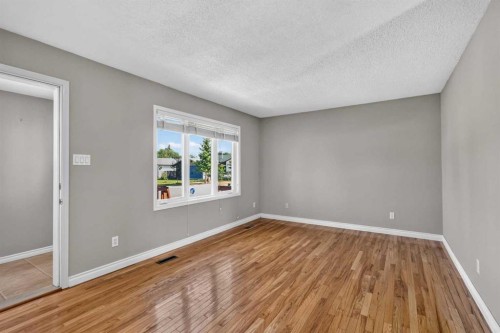 177 Leigh Crescent, Fort Mcmurray, AB - Indoor Photo Showing Other Room
