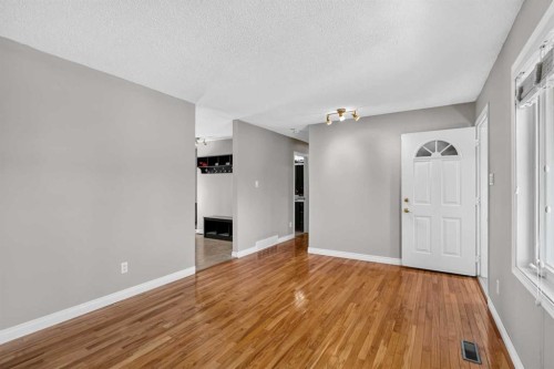 177 Leigh Crescent, Fort Mcmurray, AB - Indoor Photo Showing Other Room