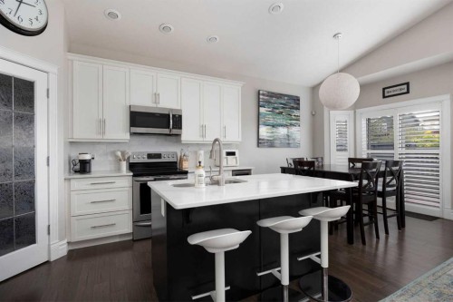 188 Pinnacle Place, Fort Mcmurray, AB - Indoor Photo Showing Kitchen With Upgraded Kitchen