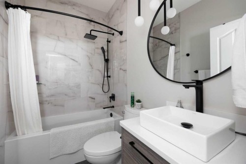 188 Pinnacle Place, Fort Mcmurray, AB - Indoor Photo Showing Bathroom