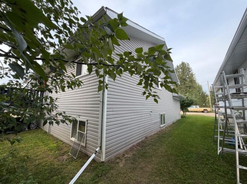 708 6 Street, Smith, AB - Outdoor