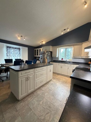 708 6 Street, Smith, AB - Indoor Photo Showing Kitchen