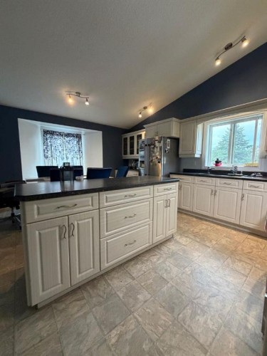 708 6 Street, Smith, AB - Indoor Photo Showing Kitchen