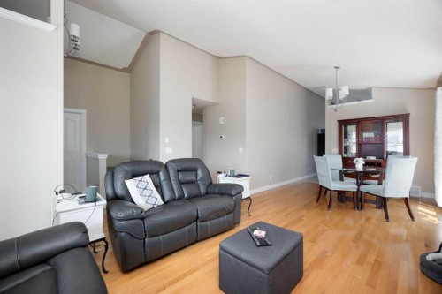 168 Lightbown Way, Fort Mcmurray, AB - Indoor Photo Showing Living Room