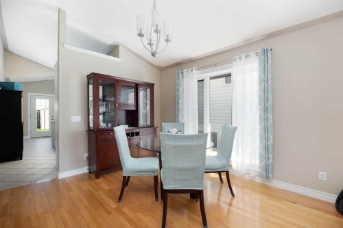 168 Lightbown Way, Fort Mcmurray, AB - Indoor Photo Showing Dining Room