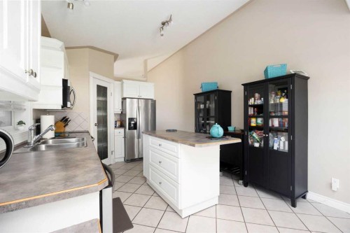 168 Lightbown Way, Fort Mcmurray, AB - Indoor Photo Showing Kitchen With Double Sink