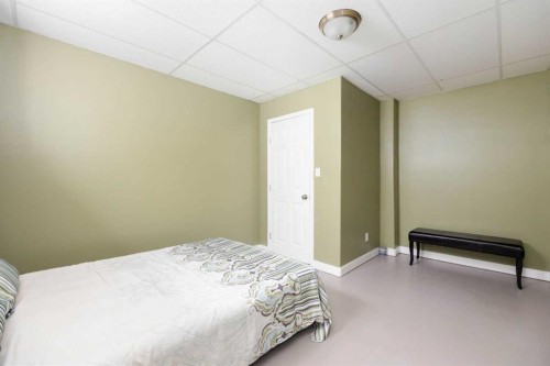 168 Lightbown Way, Fort Mcmurray, AB - Indoor Photo Showing Bedroom