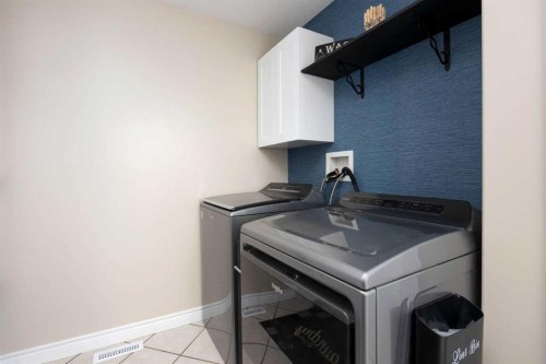 168 Lightbown Way, Fort Mcmurray, AB - Indoor Photo Showing Laundry Room