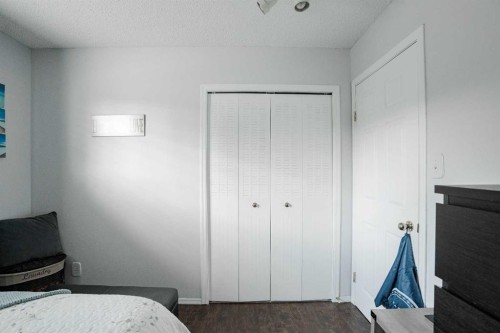114 Hilltop Crescent, Fort Mcmurray, AB - Indoor Photo Showing Bedroom