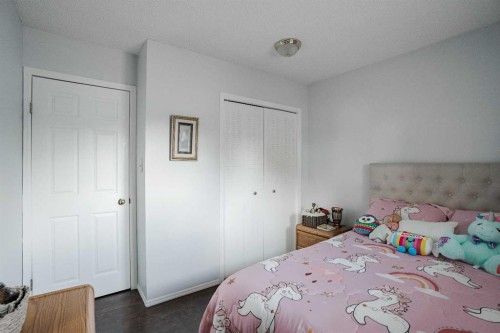 114 Hilltop Crescent, Fort Mcmurray, AB - Indoor Photo Showing Bedroom