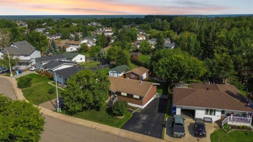114 Hilltop Crescent  Fort Mcmurray, AB T9H 3V4