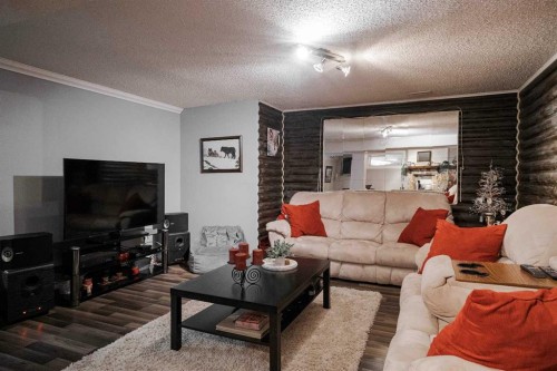 114 Hilltop Crescent, Fort Mcmurray, AB - Indoor Photo Showing Living Room