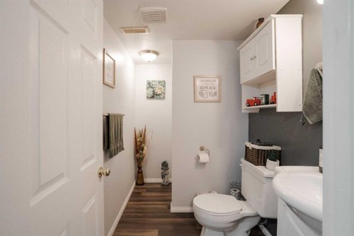 114 Hilltop Crescent, Fort Mcmurray, AB - Indoor Photo Showing Bathroom