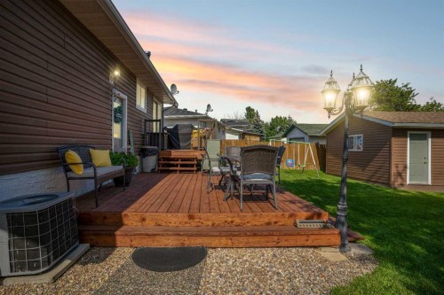 114 Hilltop Crescent, Fort Mcmurray, AB - Outdoor With Deck Patio Veranda With Exterior
