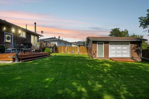 114 Hilltop Crescent, Fort Mcmurray, AB - Outdoor With Deck Patio Veranda