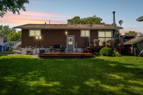 114 Hilltop Crescent, Fort Mcmurray, AB - Outdoor With Deck Patio Veranda