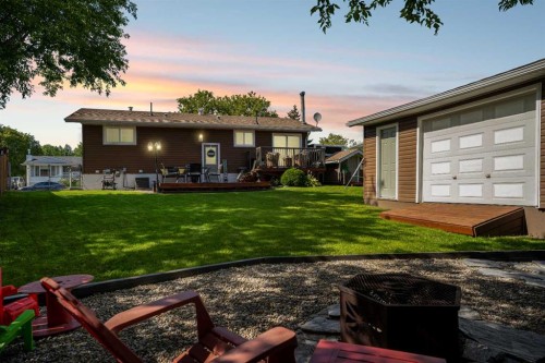 114 Hilltop Crescent, Fort Mcmurray, AB - Outdoor With Deck Patio Veranda