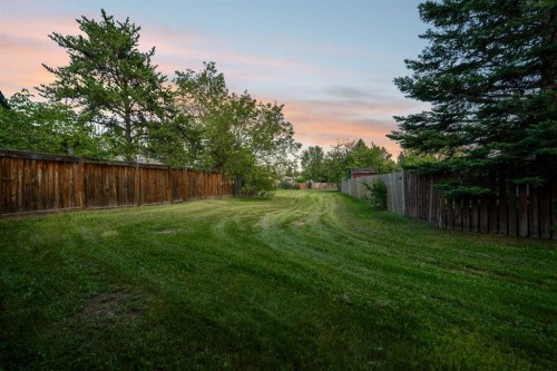114 Hilltop Crescent, Fort Mcmurray, AB - Outdoor With Backyard