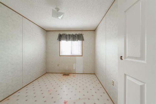 152 Cree Road, Fort Mcmurray, AB - Indoor Photo Showing Other Room