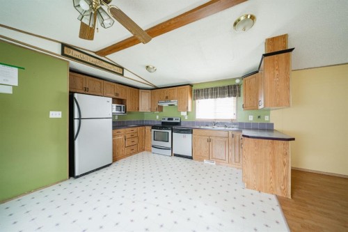 152 Cree Road, Fort Mcmurray, AB - Indoor Photo Showing Kitchen