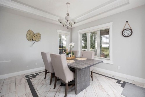 724 Heritage Drive, Fort Mcmurray, AB - Indoor Photo Showing Dining Room