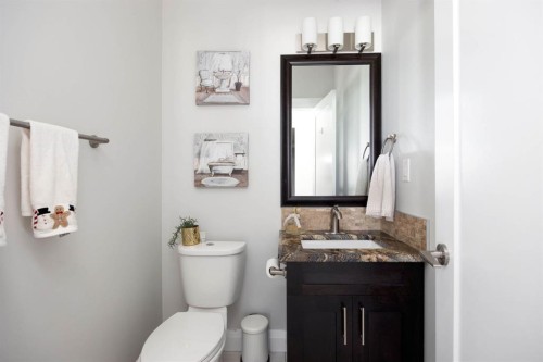 724 Heritage Drive, Fort Mcmurray, AB - Indoor Photo Showing Bathroom
