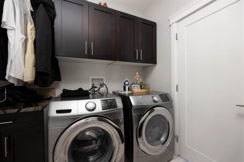 724 Heritage Drive, Fort Mcmurray, AB - Indoor Photo Showing Laundry Room