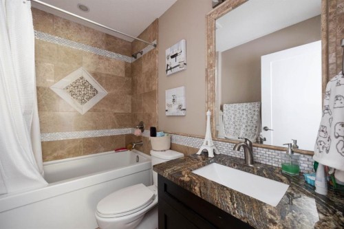 724 Heritage Drive, Fort Mcmurray, AB - Indoor Photo Showing Bathroom